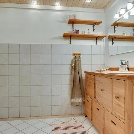 Ferienhaus Elevira - 200m From The Sea By Interhome Hals